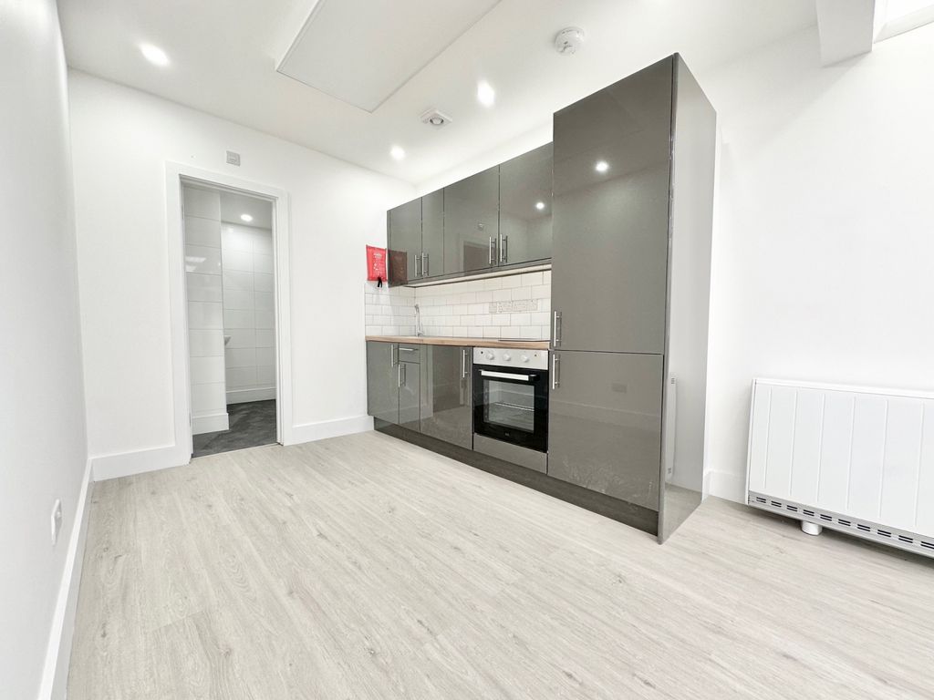 Property photo 3 of 9 Gallery