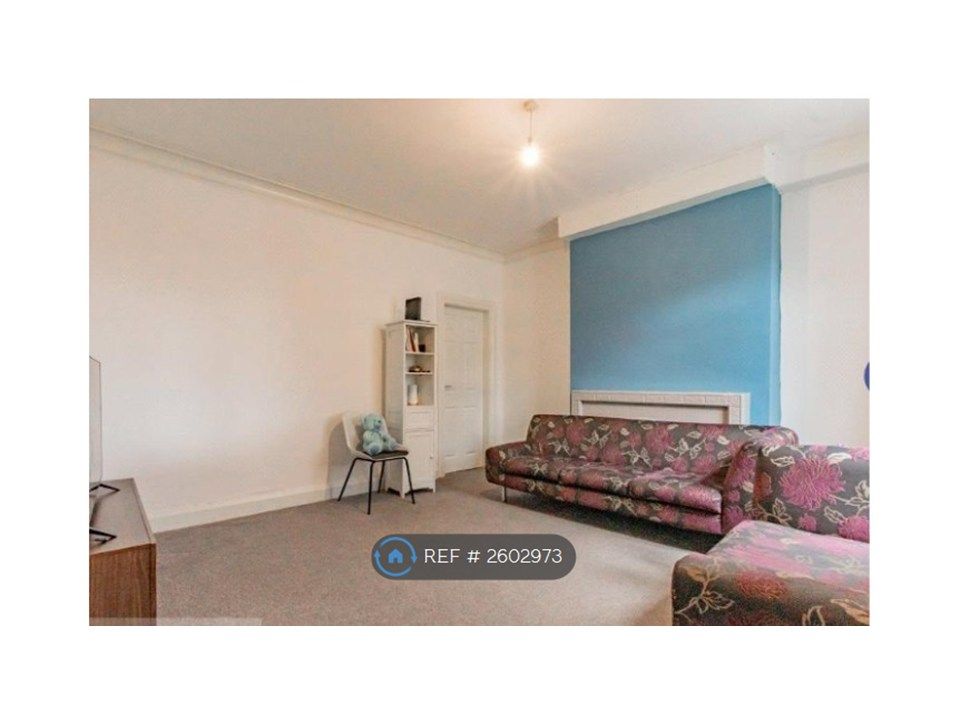 Property photo 3 of 9 Lounge