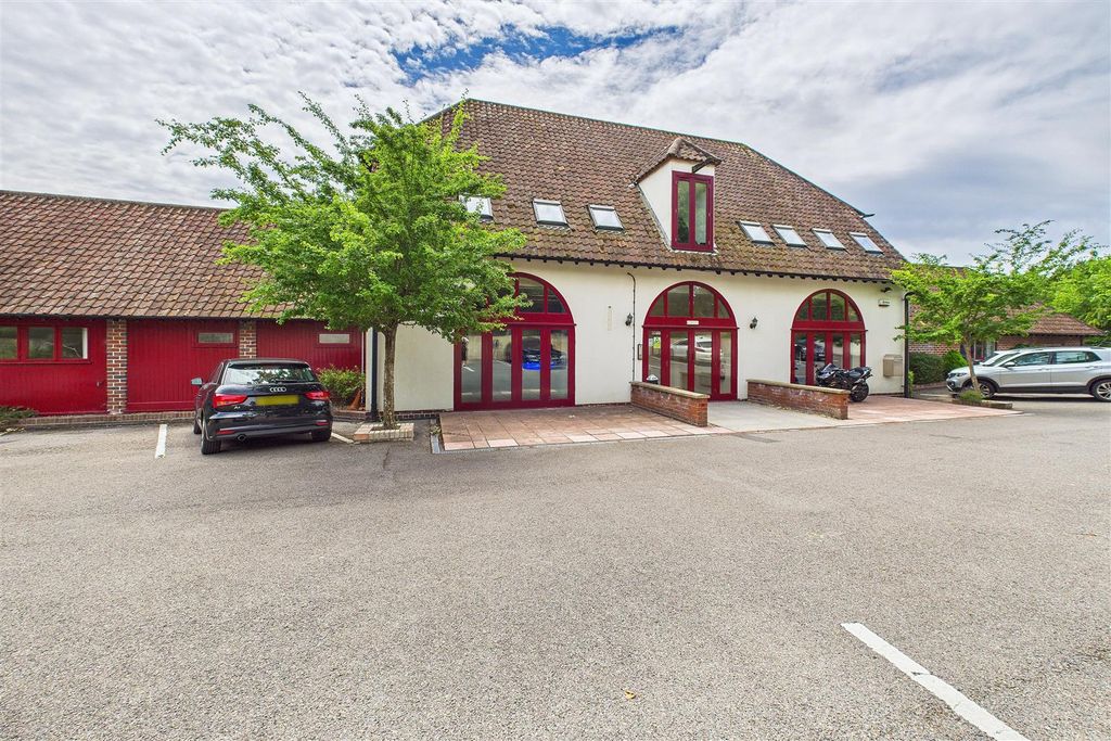 Property photo 1 of 8