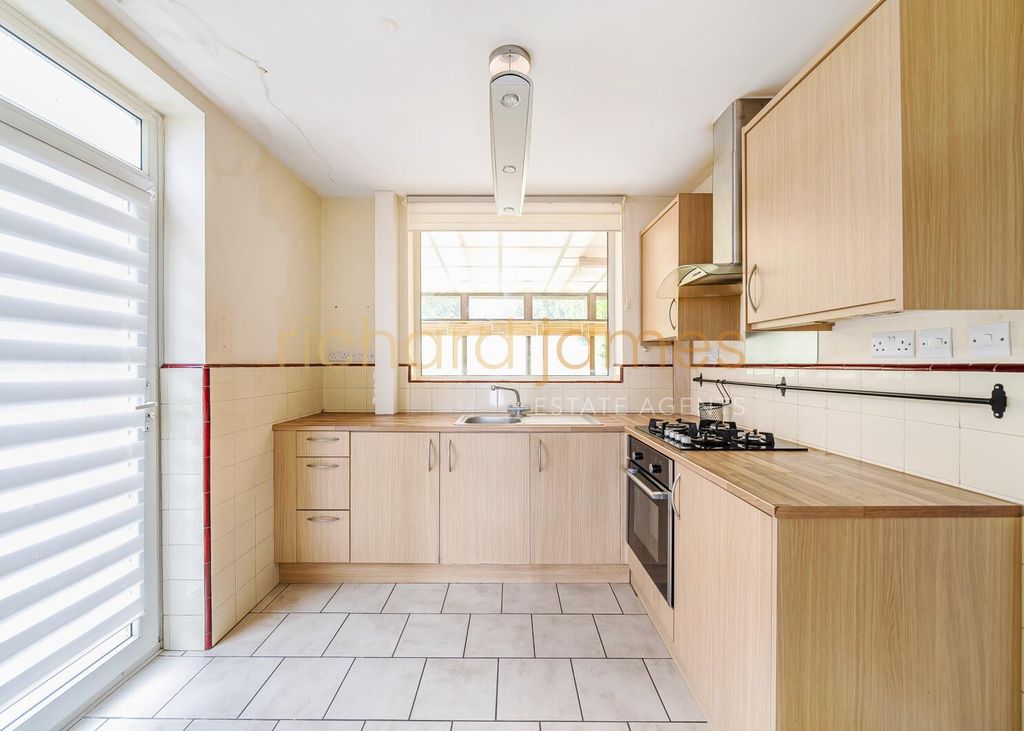 Property photo 2 of 14 A7d523B7-d069-43A7-9403-A21891Adb338.Jpg