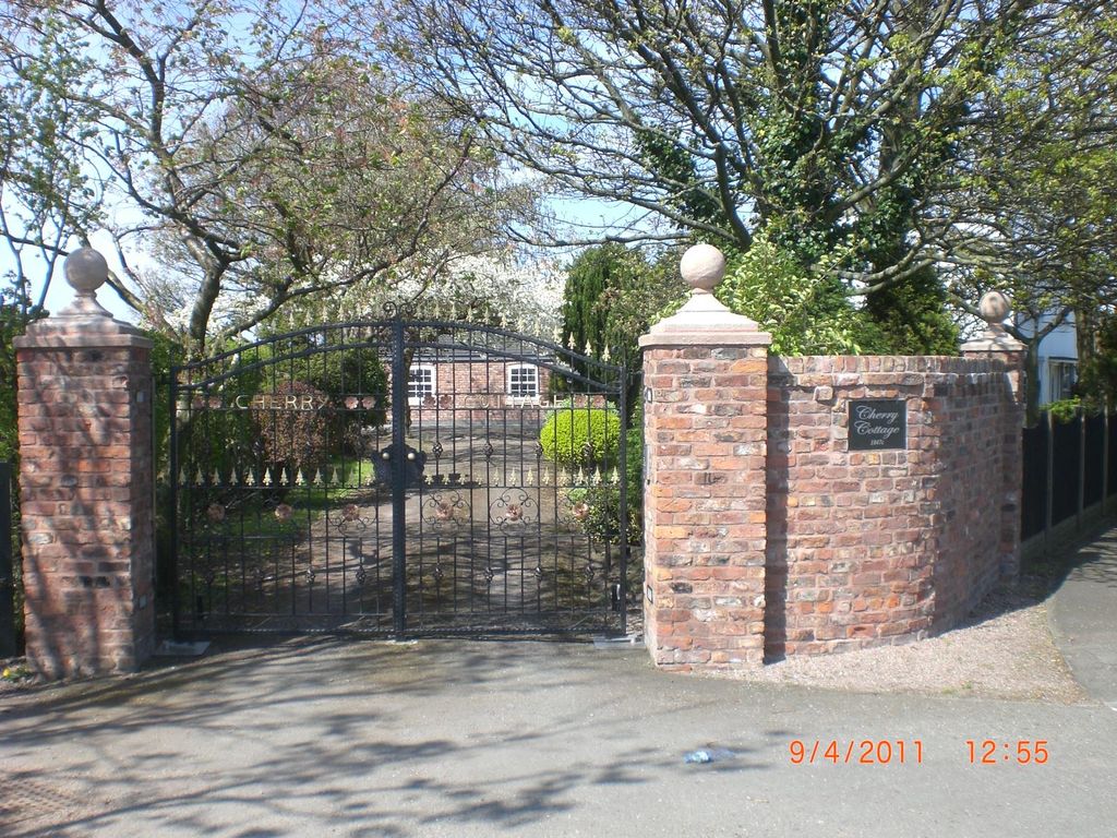 Property photo 1 of 8 Exterior