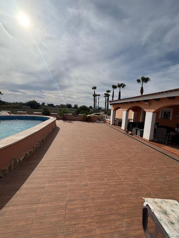 Property photo 3 of 42