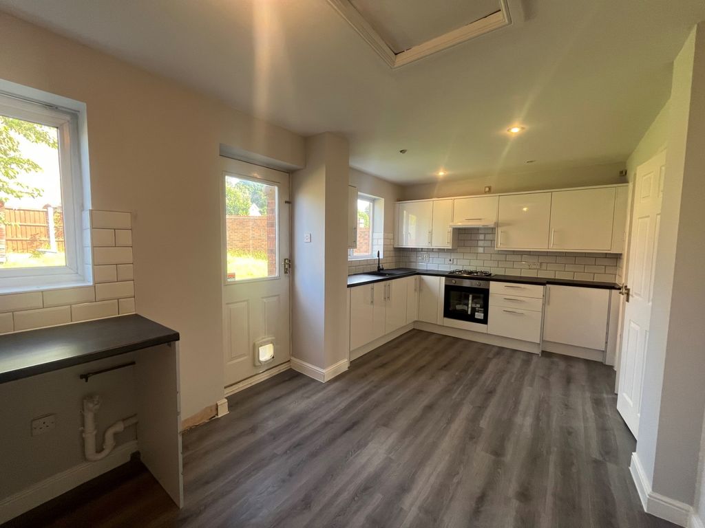 Property photo 2 of 16 Photo 9