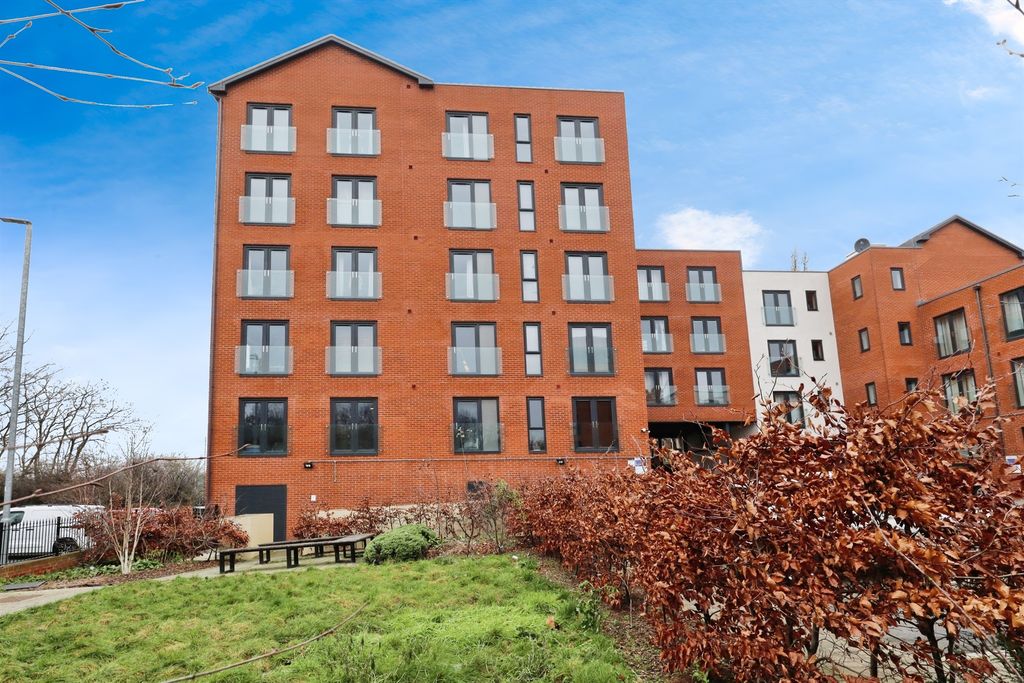 Property photo 1 of 11