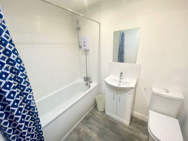 Property photo 3 of 7 Bathroom
