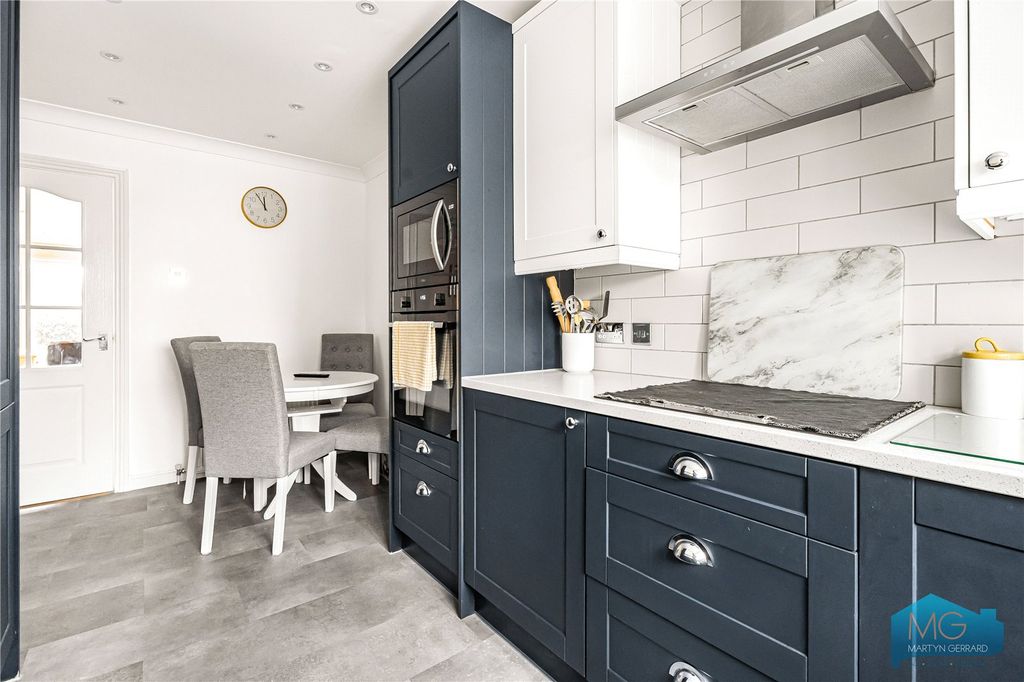 Property photo 3 of 37 Picture No. 03