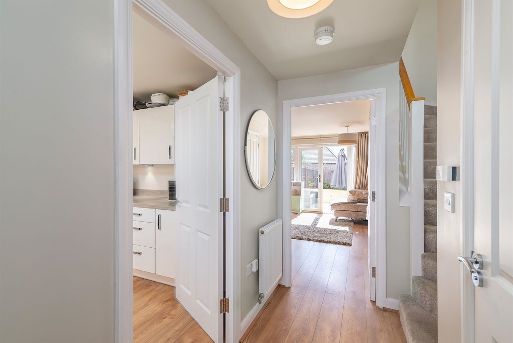 Property photo 2 of 13 Entrance Hall