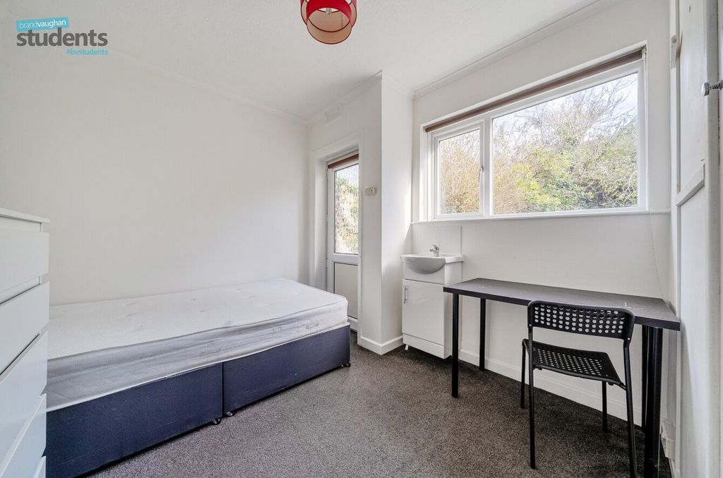 Property photo 1 of 7 Picture No. 17