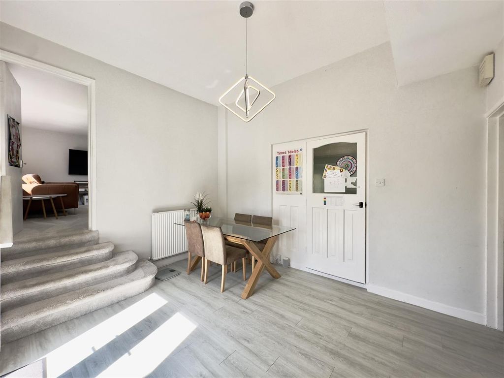 Property photo 3 of 22 3
