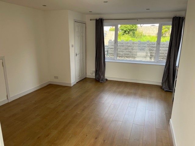 Property photo 2 of 10 Lounge