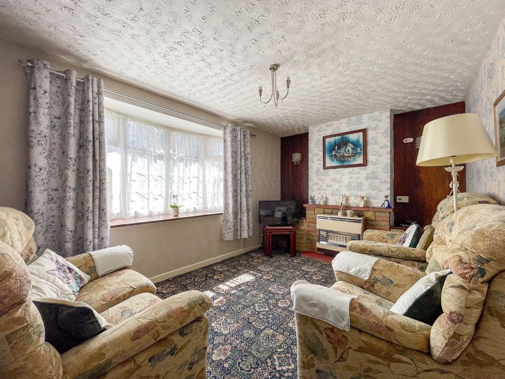 Property photo 3 of 21 4385755