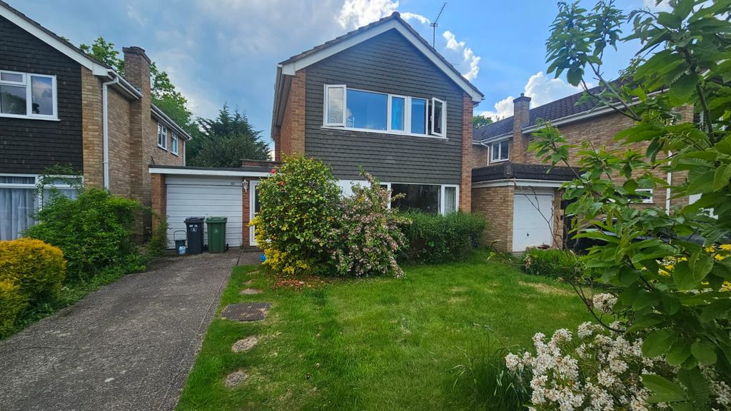 Property photo 1 of 8 Hawkeswood