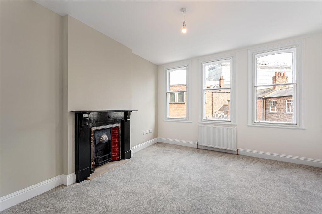 Property photo 3 of 19 Flat_1_16.Jpg