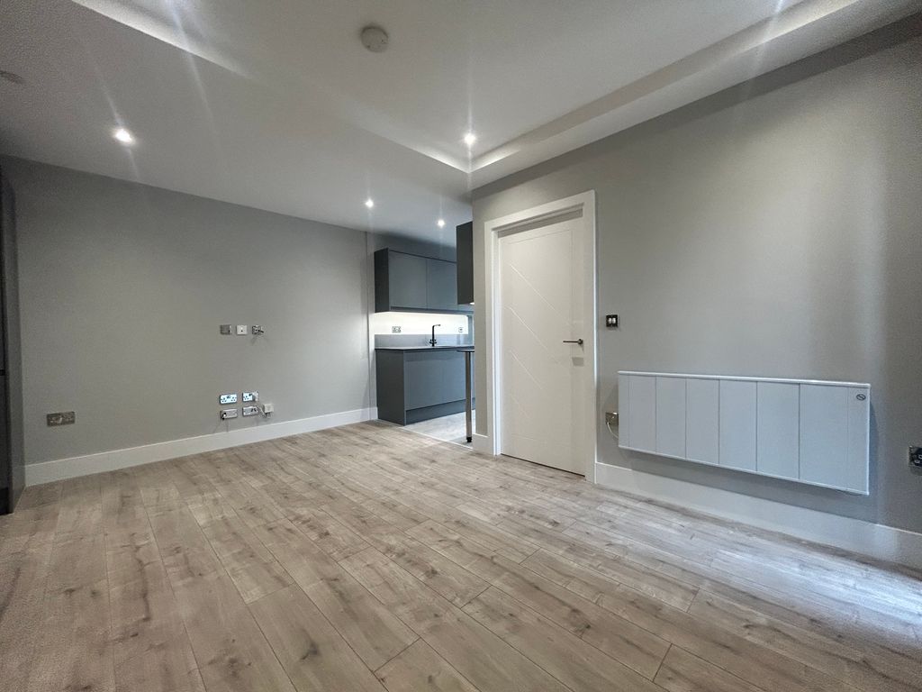 Property photo 2 of 11 Image