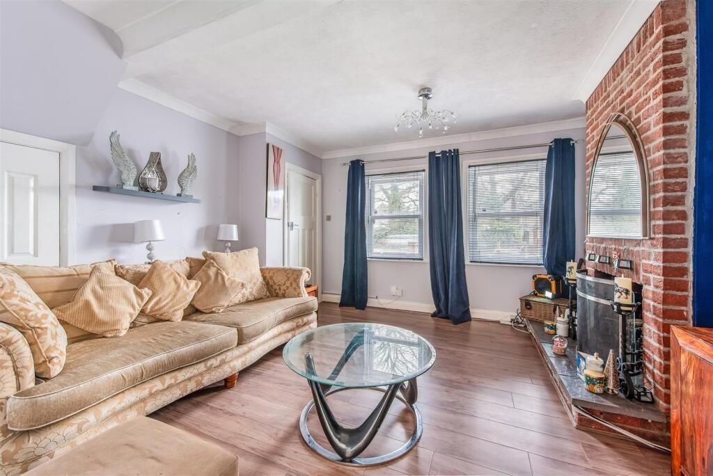 Property photo 2 of 17