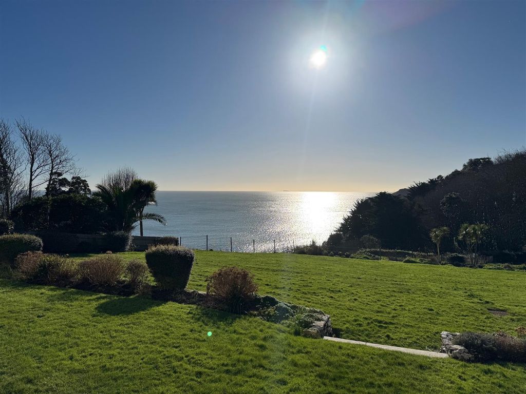 Property photo 1 of 24 Hillcrest Durlston Bay.Jpg