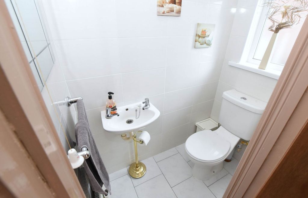 Property photo 3 of 24