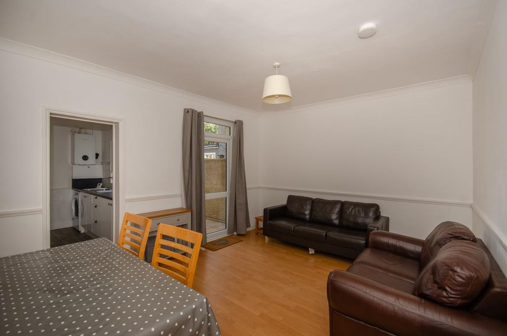 Property photo 2 of 19 Lounge.Jpg