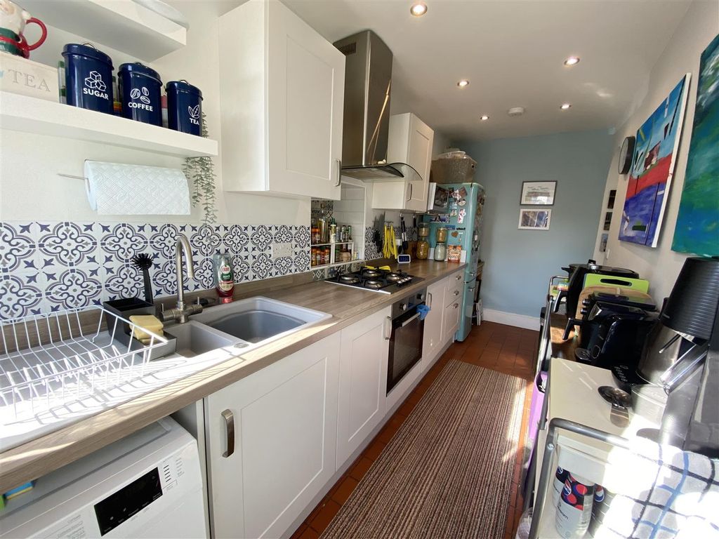Property photo 3 of 13 Kitchen