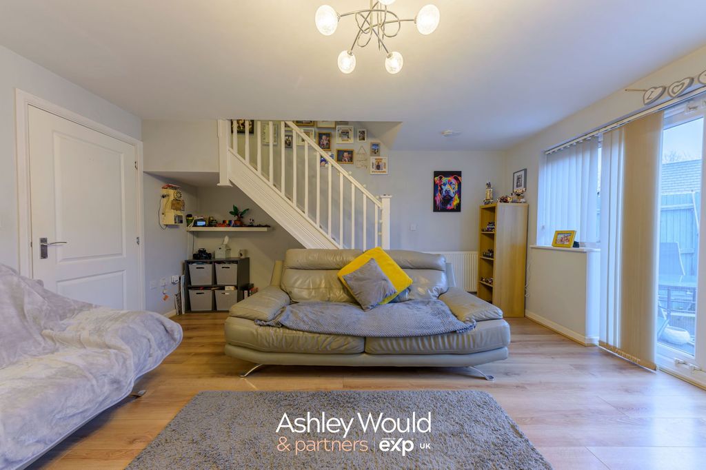 Property photo 3 of 14