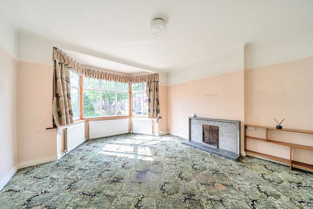Property photo 2 of 16 1464468-10-6A19549278E1F