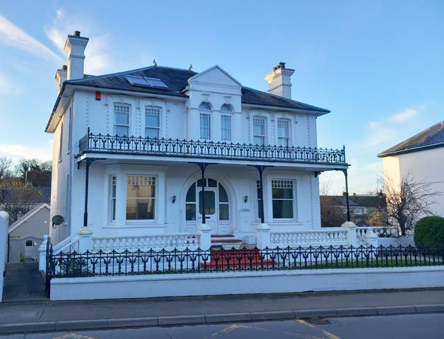 Property photo 1 of 8