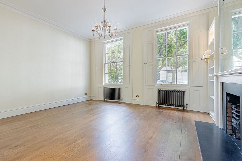 Property photo 2 of 60