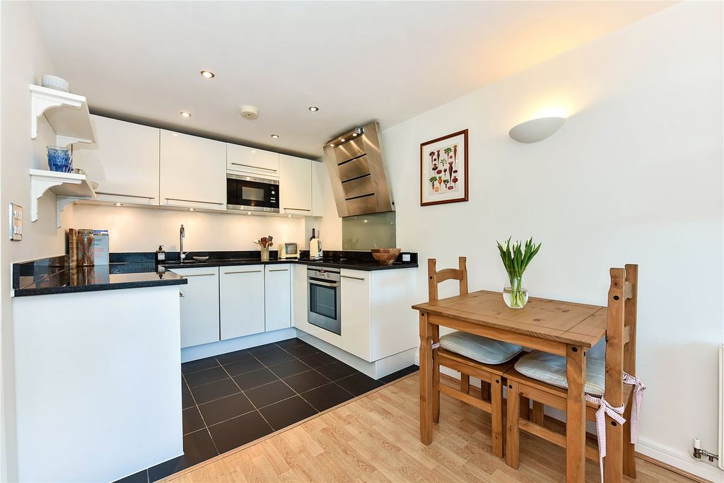 Property photo 3 of 12 Picture No. 14