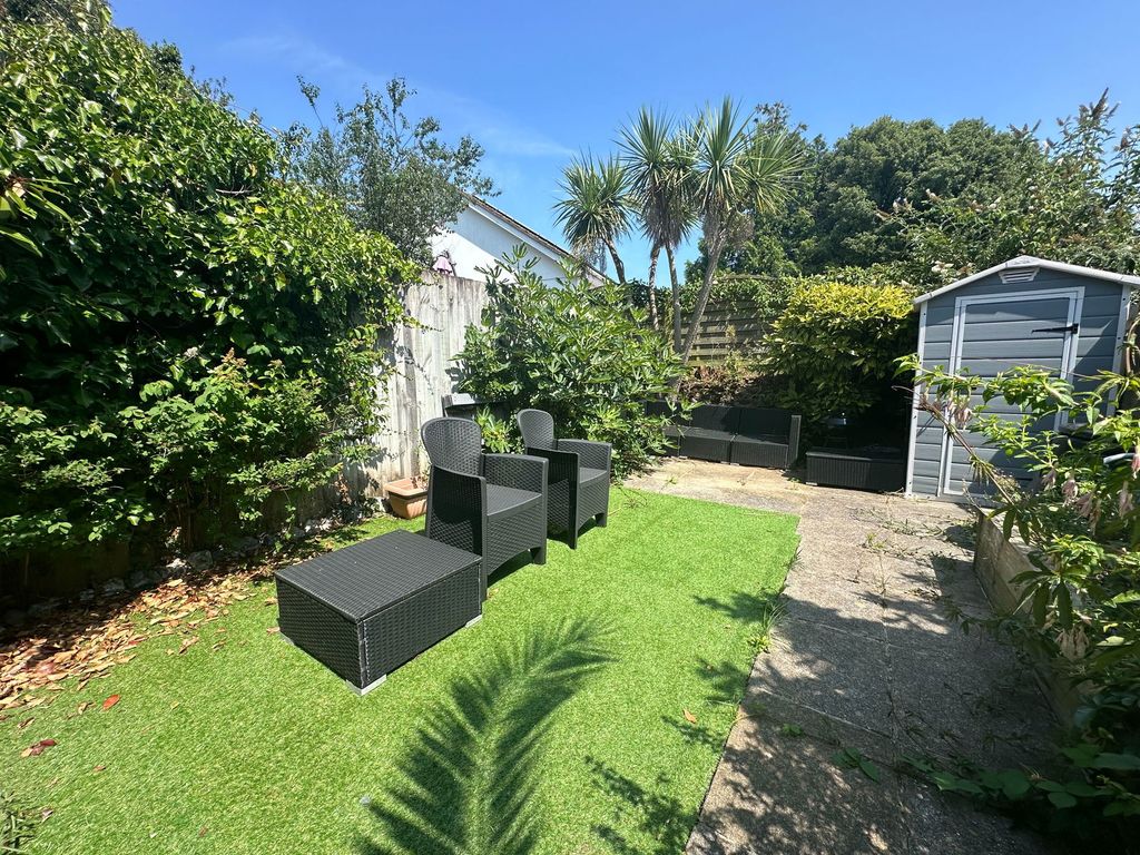 Property photo 2 of 8