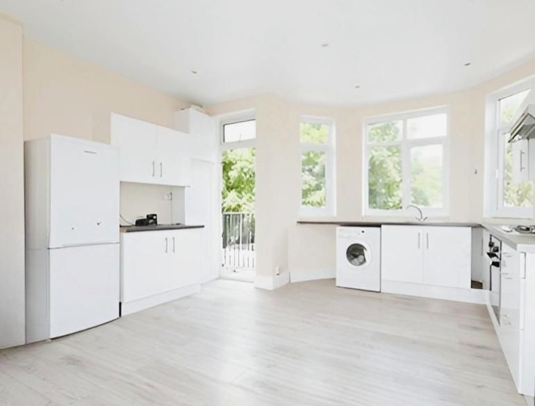 Property photo 1 of 7 Kitchen 1.Jpg