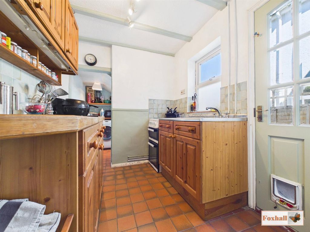 Property photo 3 of 16 Kitchen