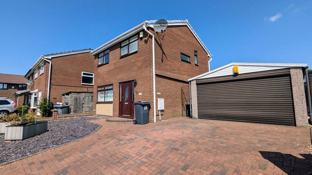 Property photo 2 of 25