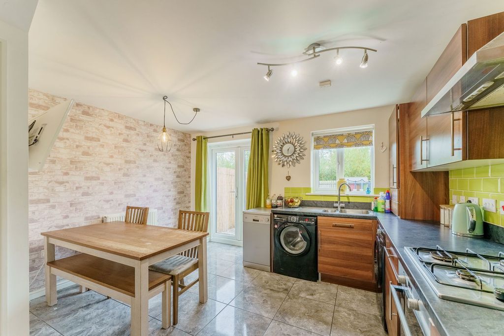 Property photo 3 of 26