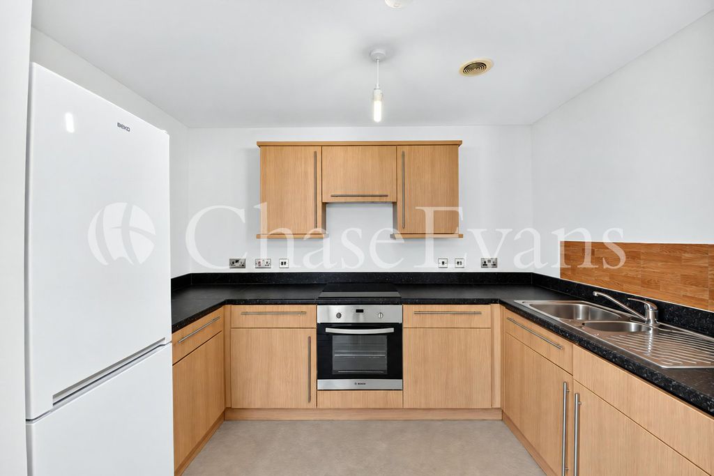 Property photo 2 of 14 Kitchen