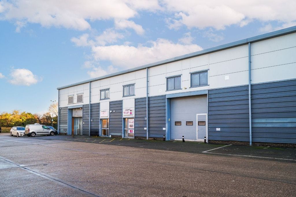 Property photo 1 of 9 Unit B The Ridgeway 3.Jpg