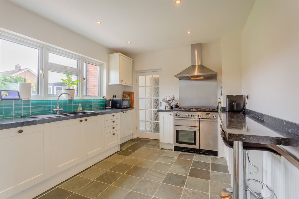 Property photo 2 of 26