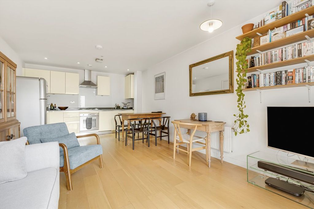 Property photo 2 of 7