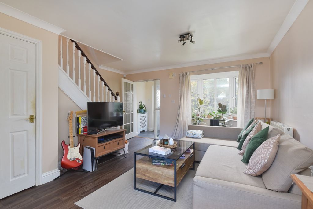 Property photo 2 of 17 3703764