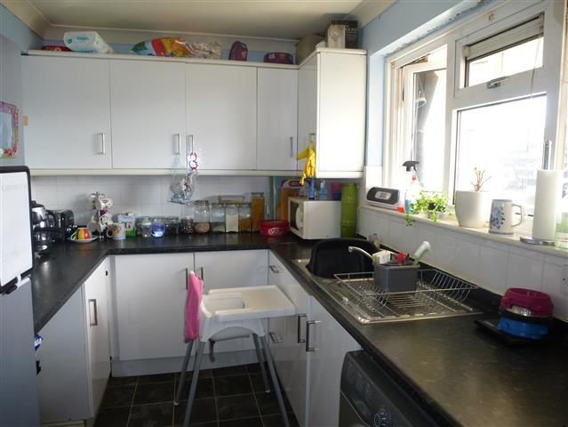 Property photo 3 of 13 Kitchen