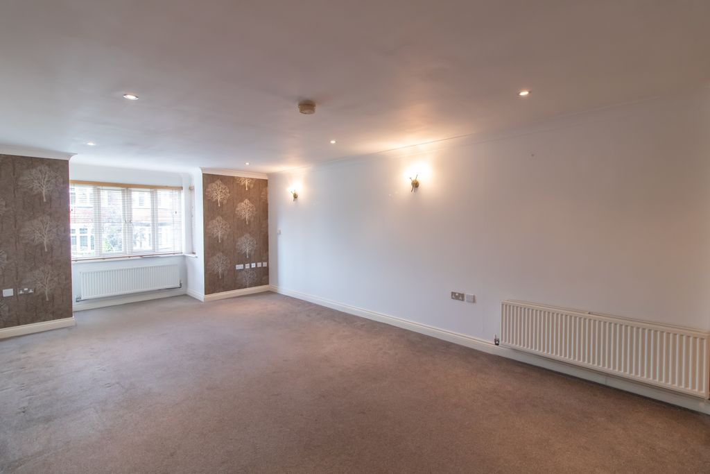 Property photo 3 of 17 Image 3