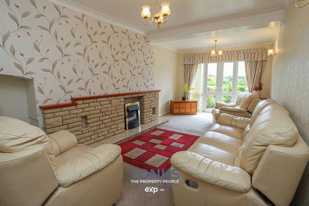 Property photo 3 of 23