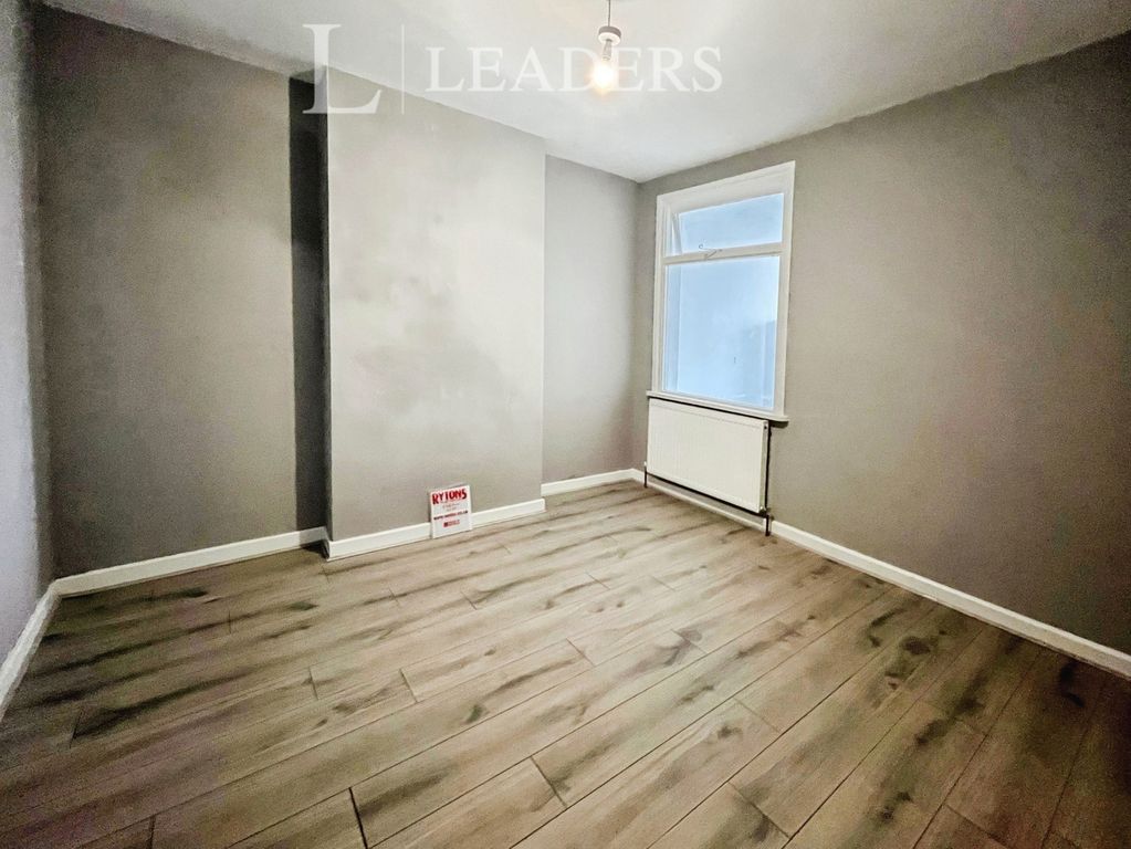 Property photo 3 of 16 Dining Room/Bed 6