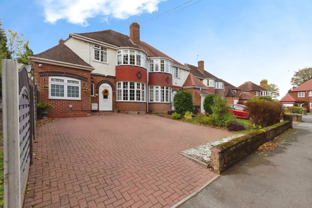 Property photo 2 of 17 Photo