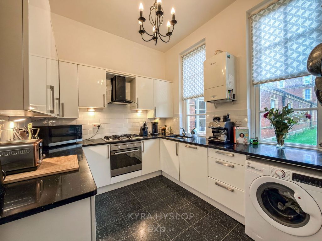 Property photo 3 of 22