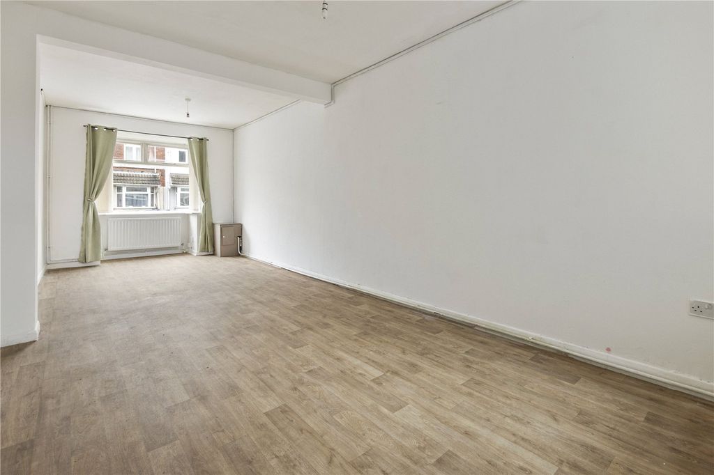 Property photo 2 of 19 Picture No. 03