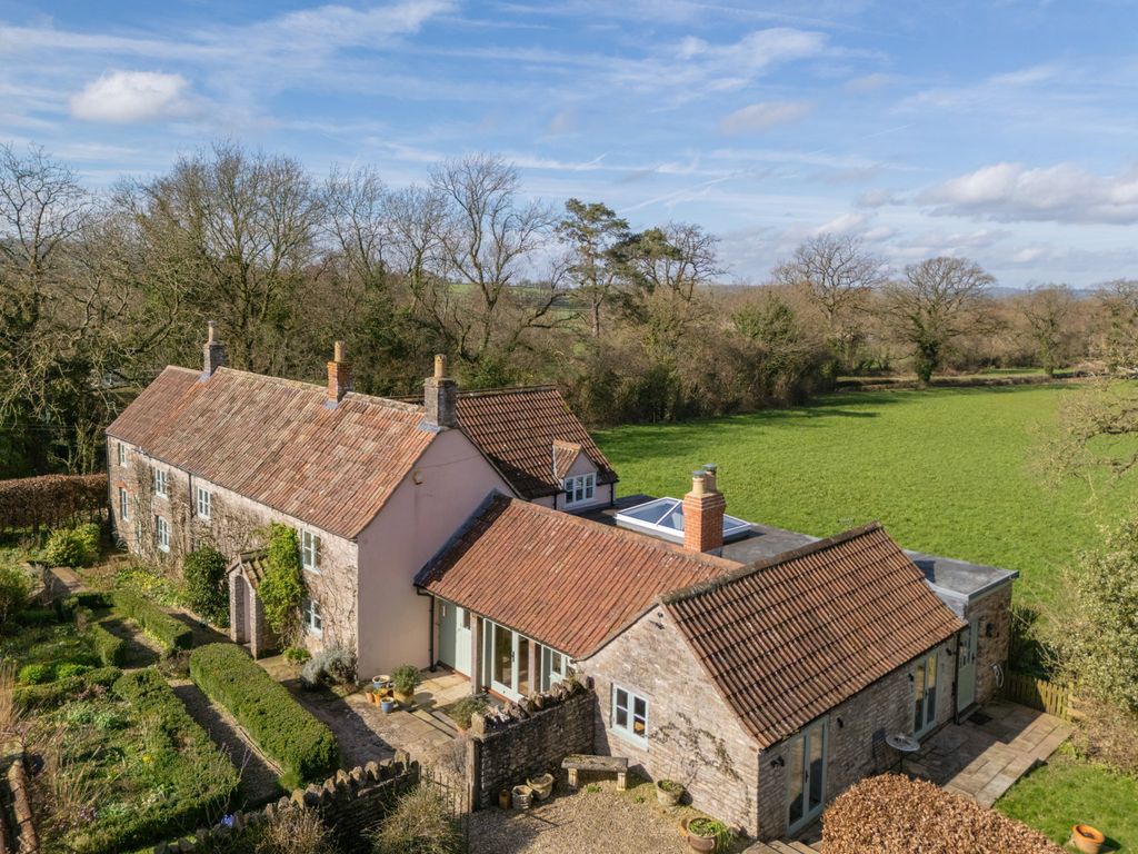 Property photo 1 of 28