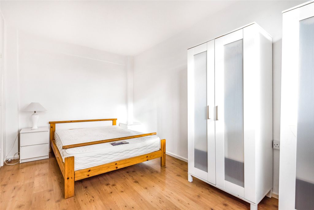 Property photo 3 of 8 Bedroom