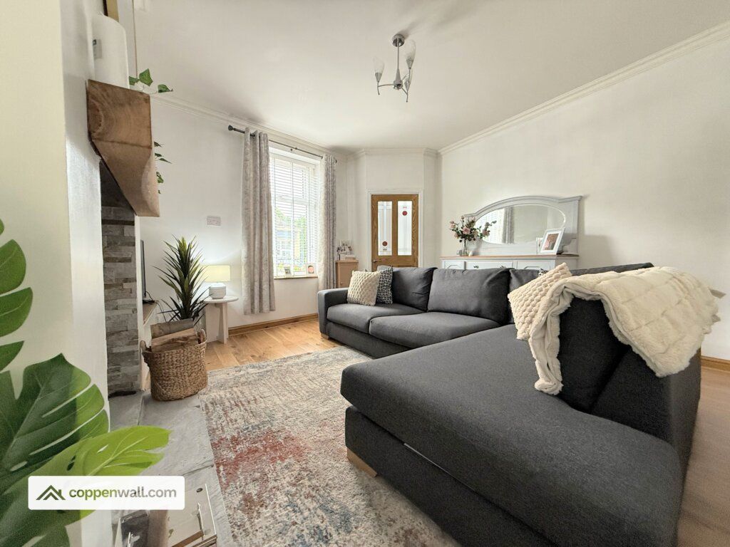 Property photo 2 of 27