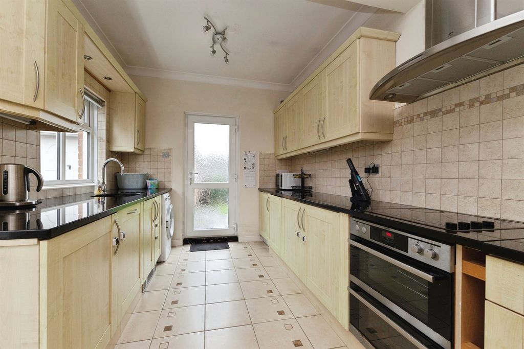 Property photo 2 of 18