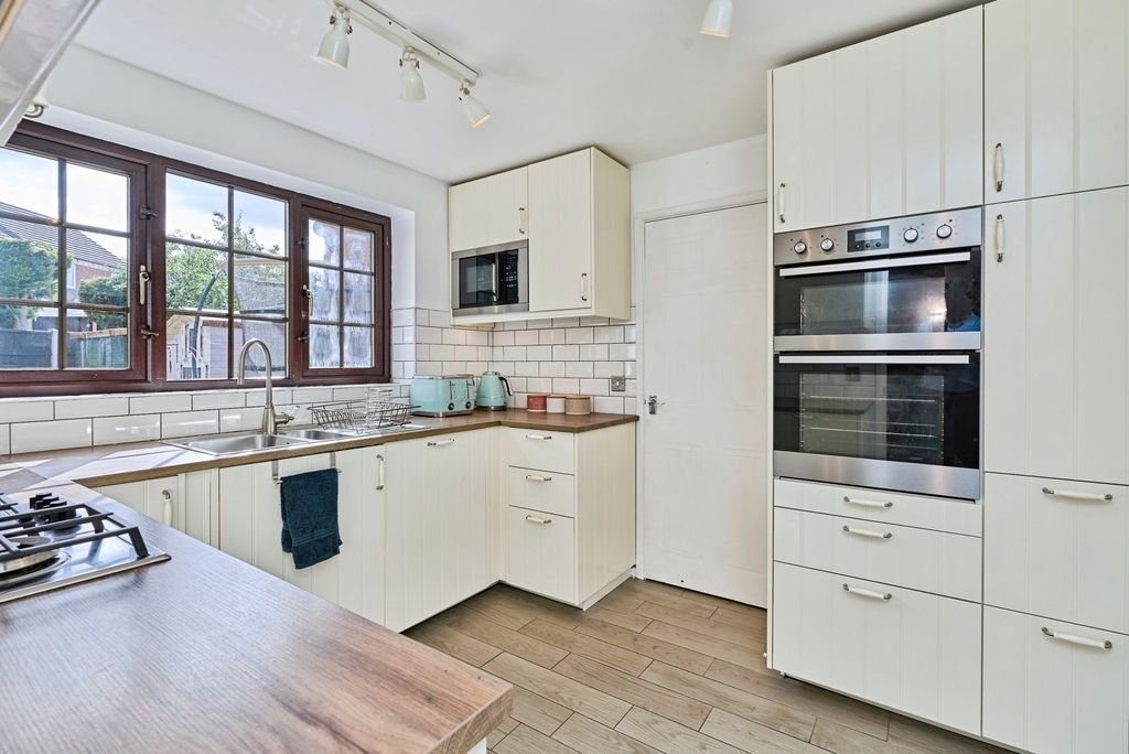 Property photo 3 of 29 Pbox-Img.Jpg
